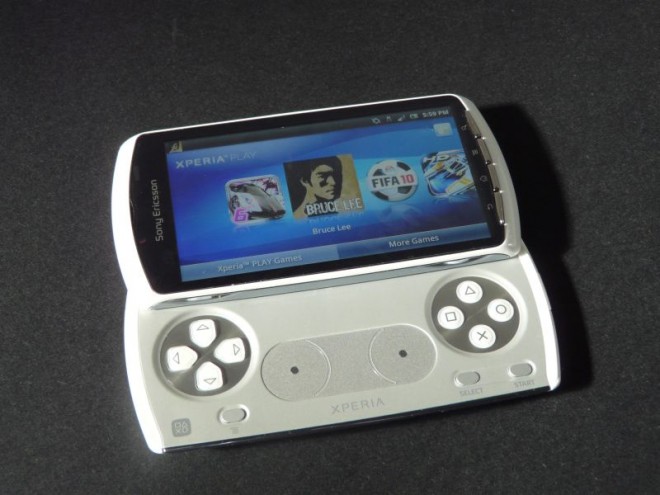 xperia-play-review-1-660x495.jpg