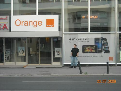 mobilissimo-orange-concept-store-bucuresti