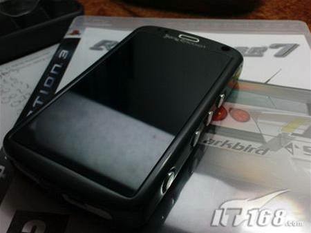 sony-ericsson-jalou-mobil-cz