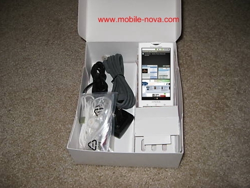 Sony-Ericsson-Xperia-X3-Rachael-unboxed