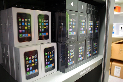 new-iphone-3g-in-stores