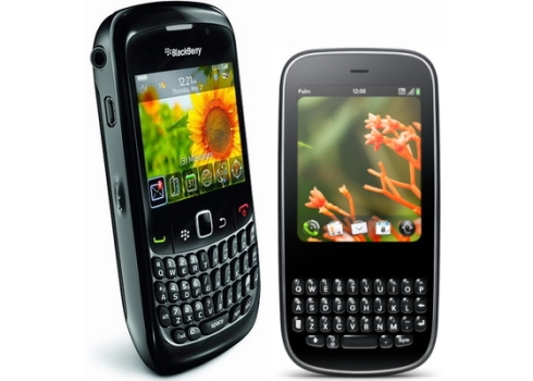 BlackBerry-Curve-8520-vs-Palm-Pixi