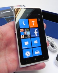 09_Nokia-Lumia-900-reviewgsmdome-com