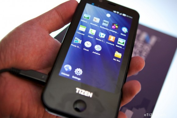 samsung_tizen_developer_phone-580x386