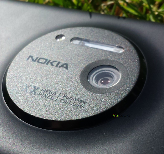 Nokia EOS lens
