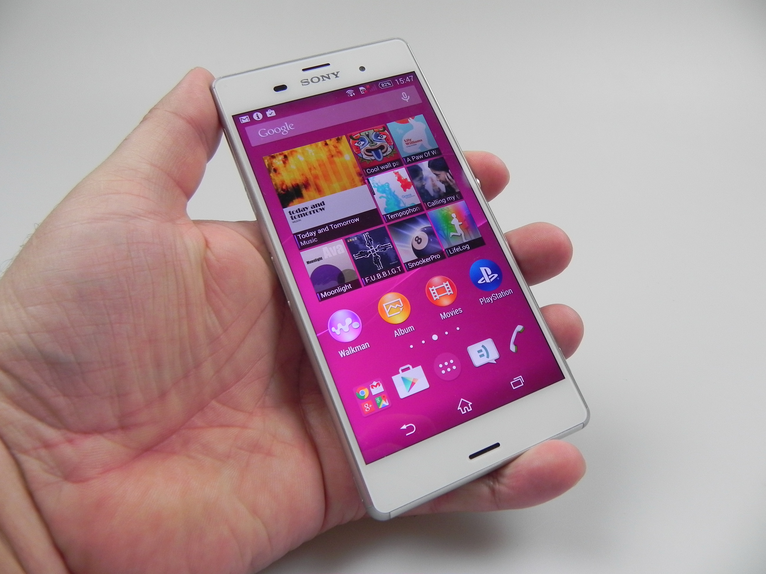 boerderij Nuchter Tijd Sony Xperia Z3 Review (Dual SIM): Good Multimedia Features, Improved  Design, but the Camera Packs No Punch and Overheats (Video) | GSMDome.com