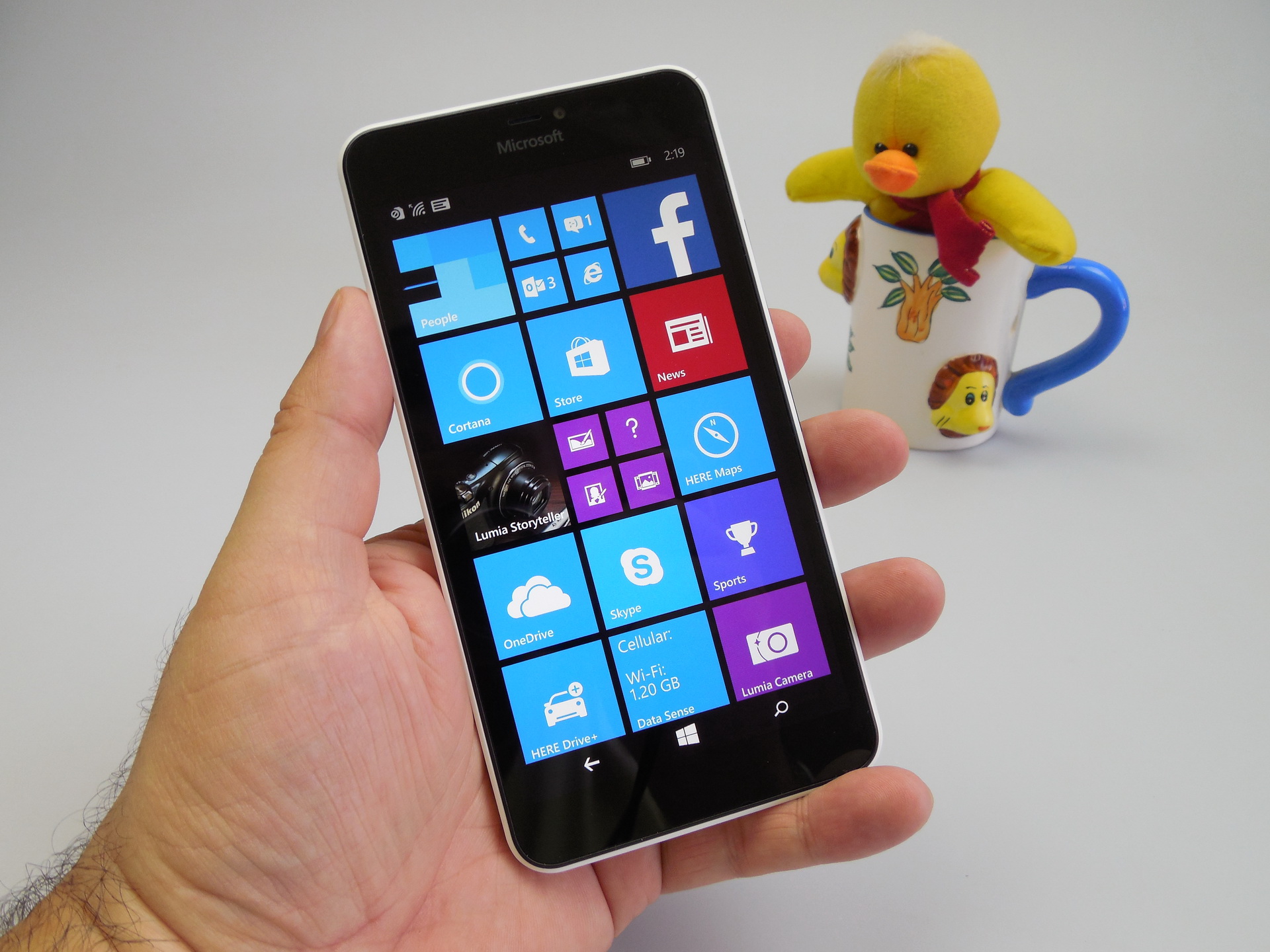 microsoft-lumia-640-xl-lte-review-shines-bright-with-a-crisp-display