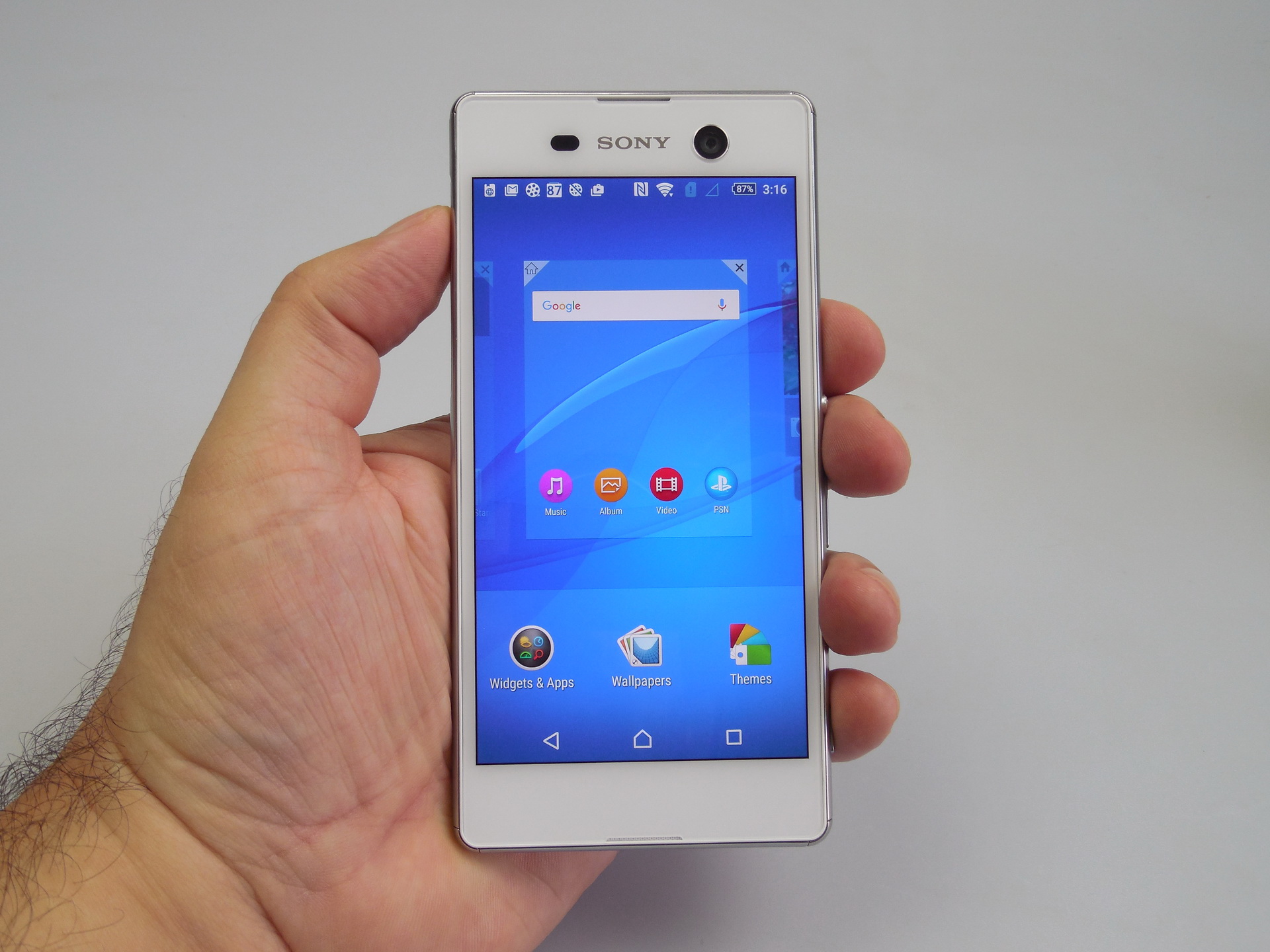 vlinder Mathis kennis Sony Xperia M5 Dual Review: New Fangled Cameraphone They Said... Still  Good, But Not THAT Good (Video) | GSMDome.com