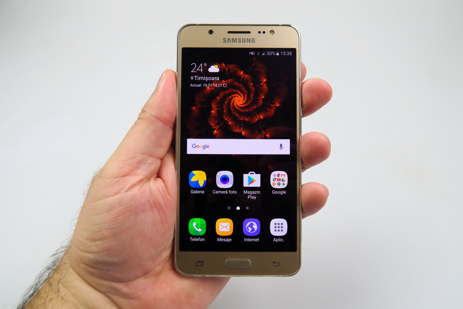 Review: Samsung Galaxy J5 2015