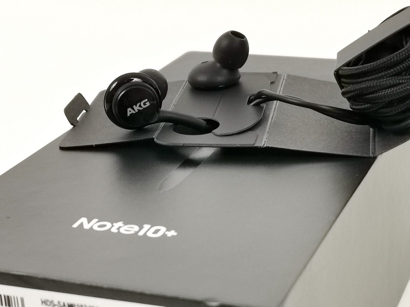 Note 10 online headphones in box