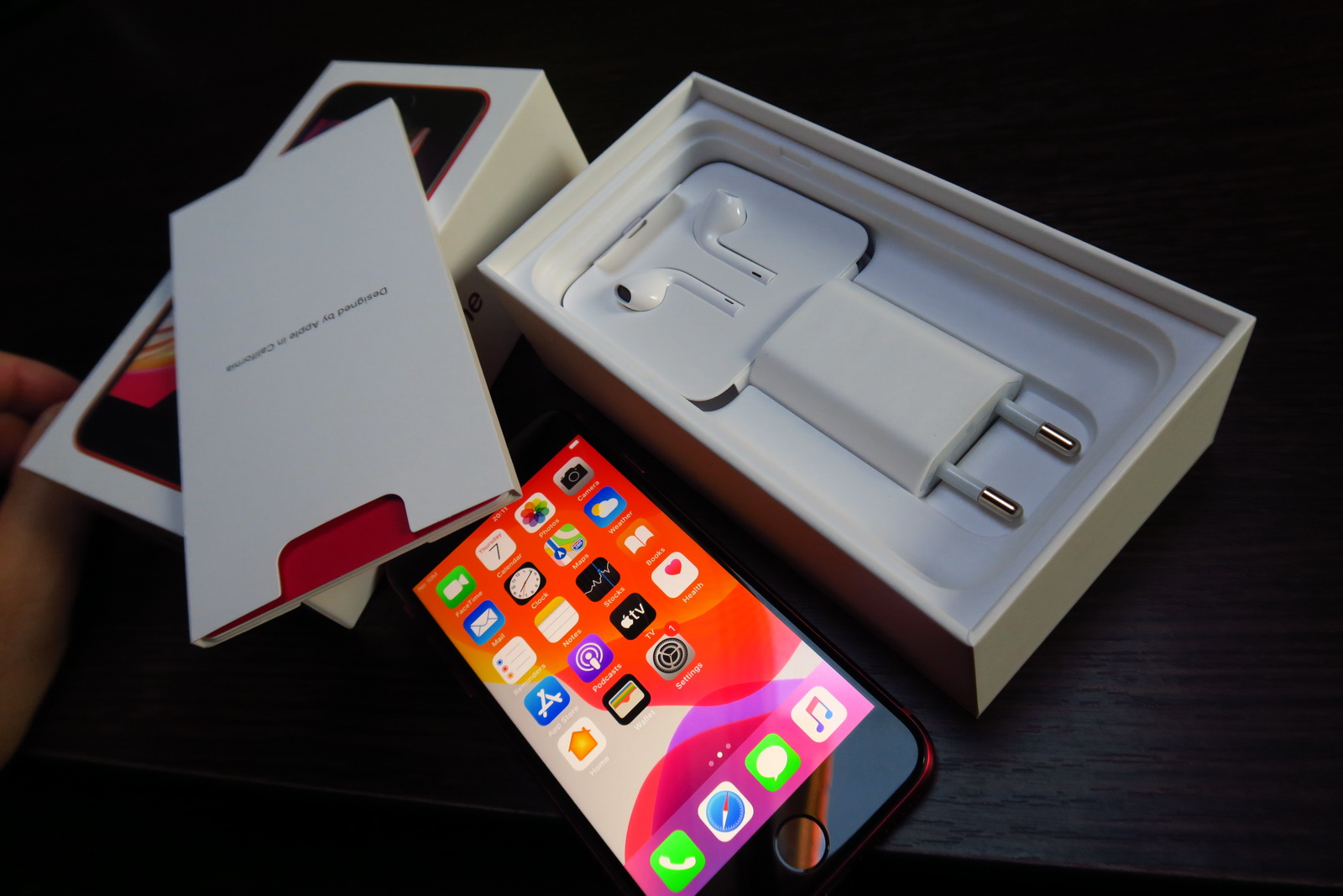 iPhone SE (2020) Unboxing: iPhone 8 Reincarnated With New Powerful 