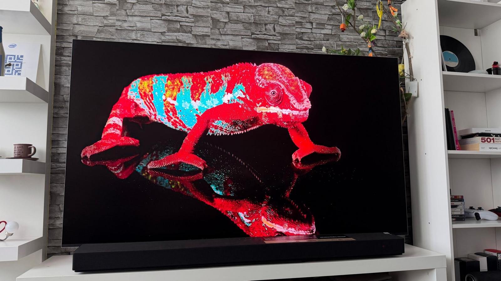 429366 Global TV Shipments Rise 3.6% in Q2 2026 as Samsung Takes MiniLED Lead