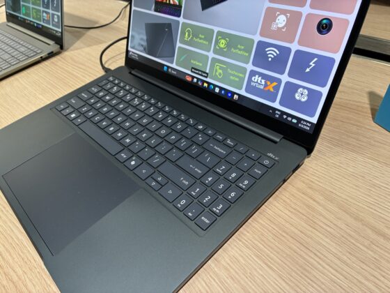 Acer Swift Air 16 display and keyboard
