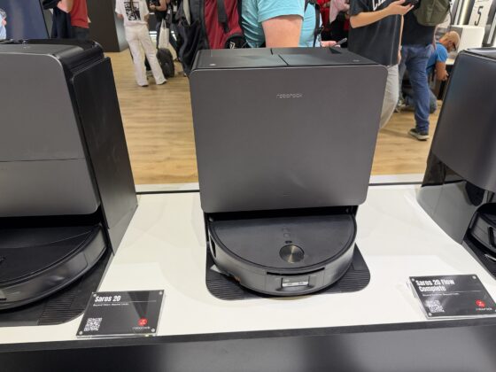 Roborock Saros 20 Flow Complete robot vacuum