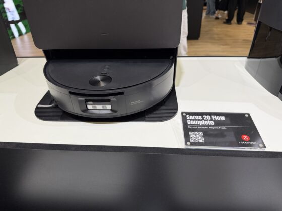 Roborock Saros 20 Flow Complete robot vacuum