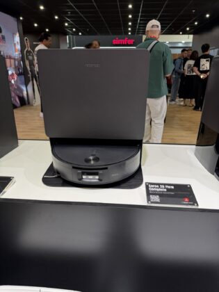 Roborock Saros 20 Flow Complete robot vacuum