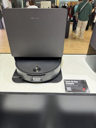 Roborock Saros 20 Flow Complete robot vacuum