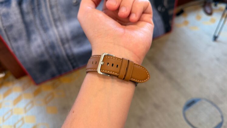 Motorola Moto Watch Ultra pairs Wear OS 6 with LTE and a 1.5-inch pOLED display