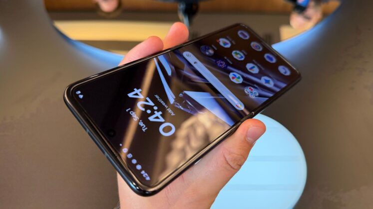 Motorola razr 70 Swarovski edition foldable