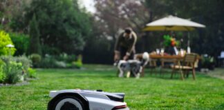 Roborock RockNeo Q2 LiDAR robotic lawn mower