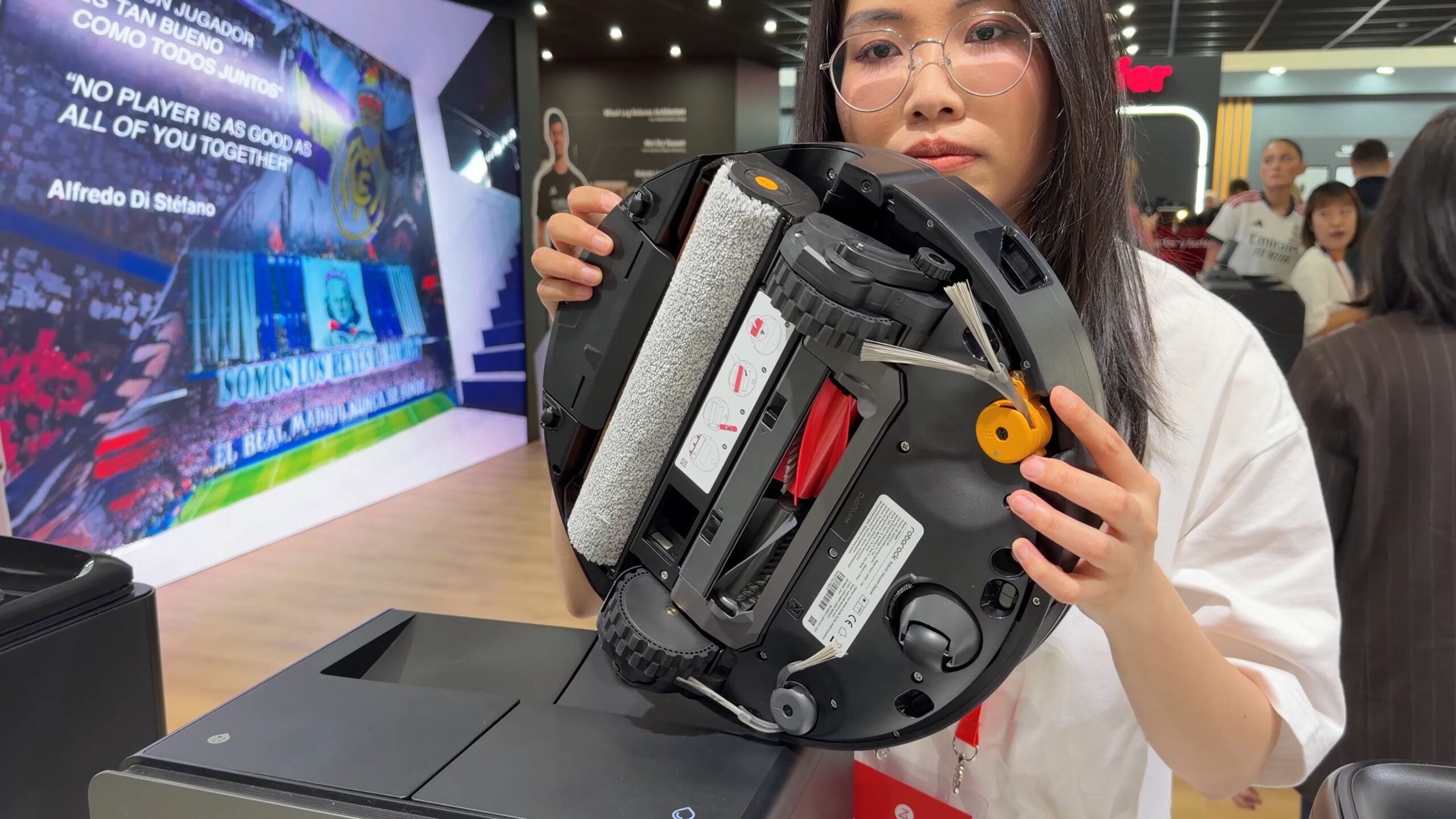 430178 Roborock Saros 20 Flow Complete robot vacuum displayed at IFA 2026