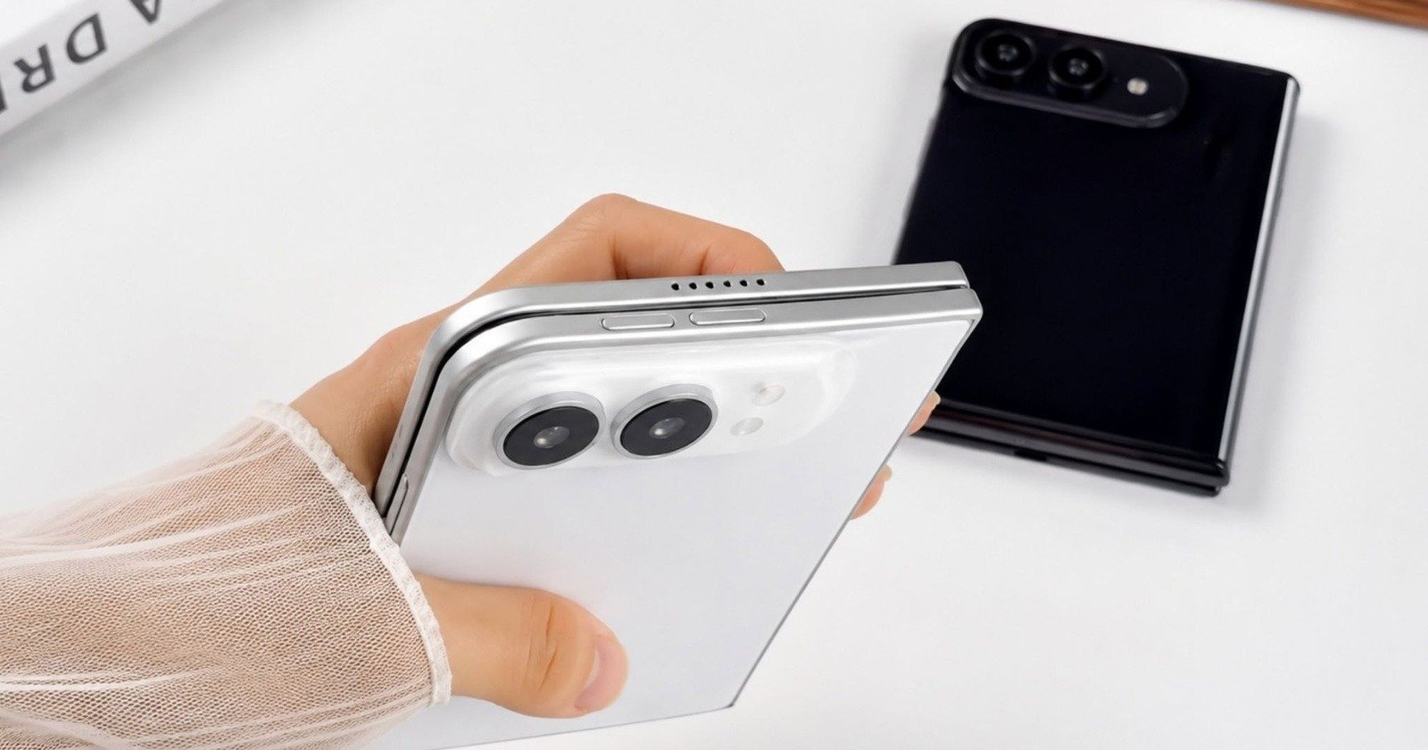 430270 Apple’s First Foldable iPhone Could Start at $2,099 and Exceed $3,000