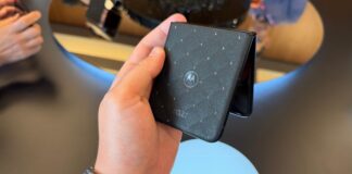 Motorola razr 70 Crystals by Swarovski edition in Pantone Meteorite finish