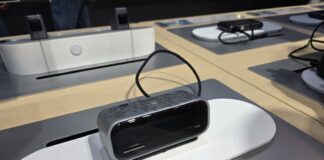 Anker x VALORANT 10-in-1 Desktop USB-C Hub with its built-in status display.