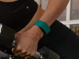 Apple Reportedly Prototyping a Screenless Fitness Band for 2028 or Later
