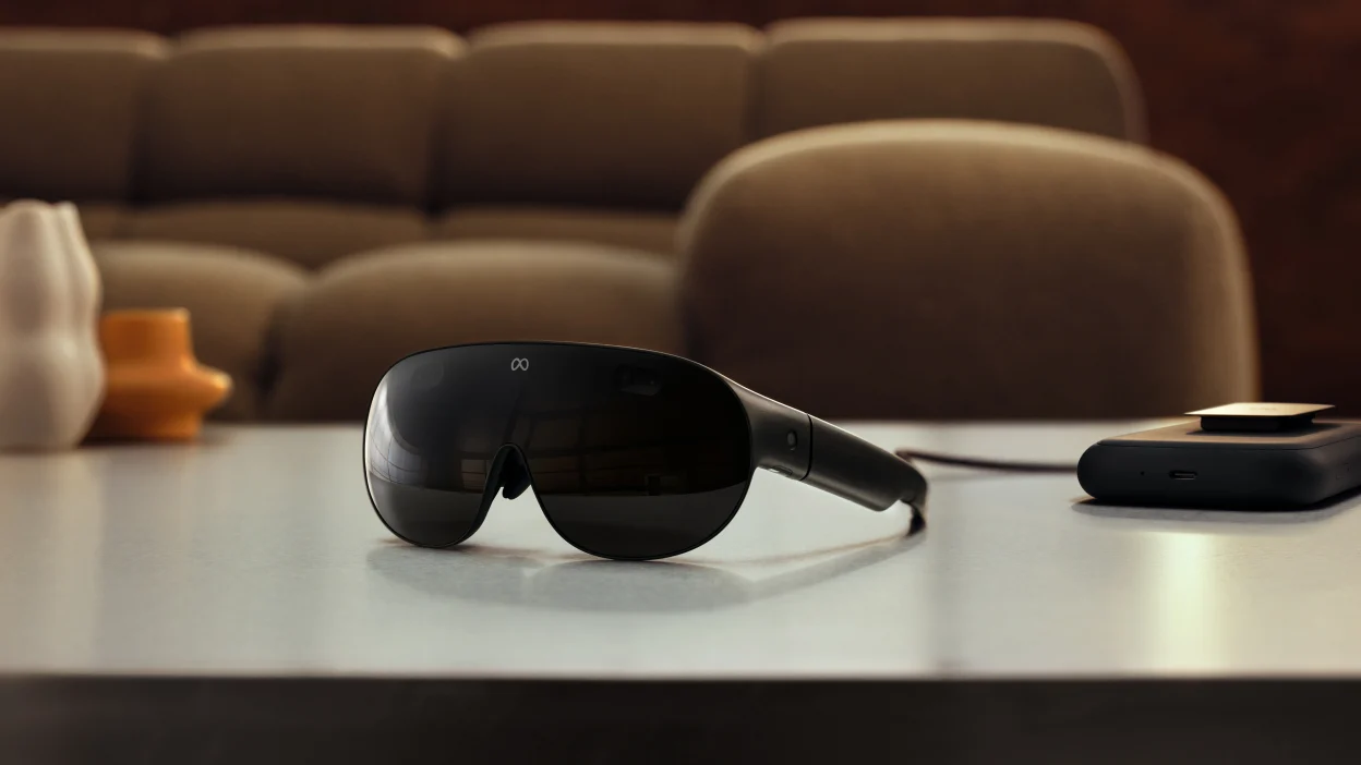 Apple Reportedly Targets Late 2027 for First Smart Glasses as Meta and Samsung Move Ahead