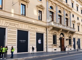Apple Store workers strike across Italy on iPhone 18 Pro launch day Apple Store workers strike across Italy on iPhone 18 Pro launch day