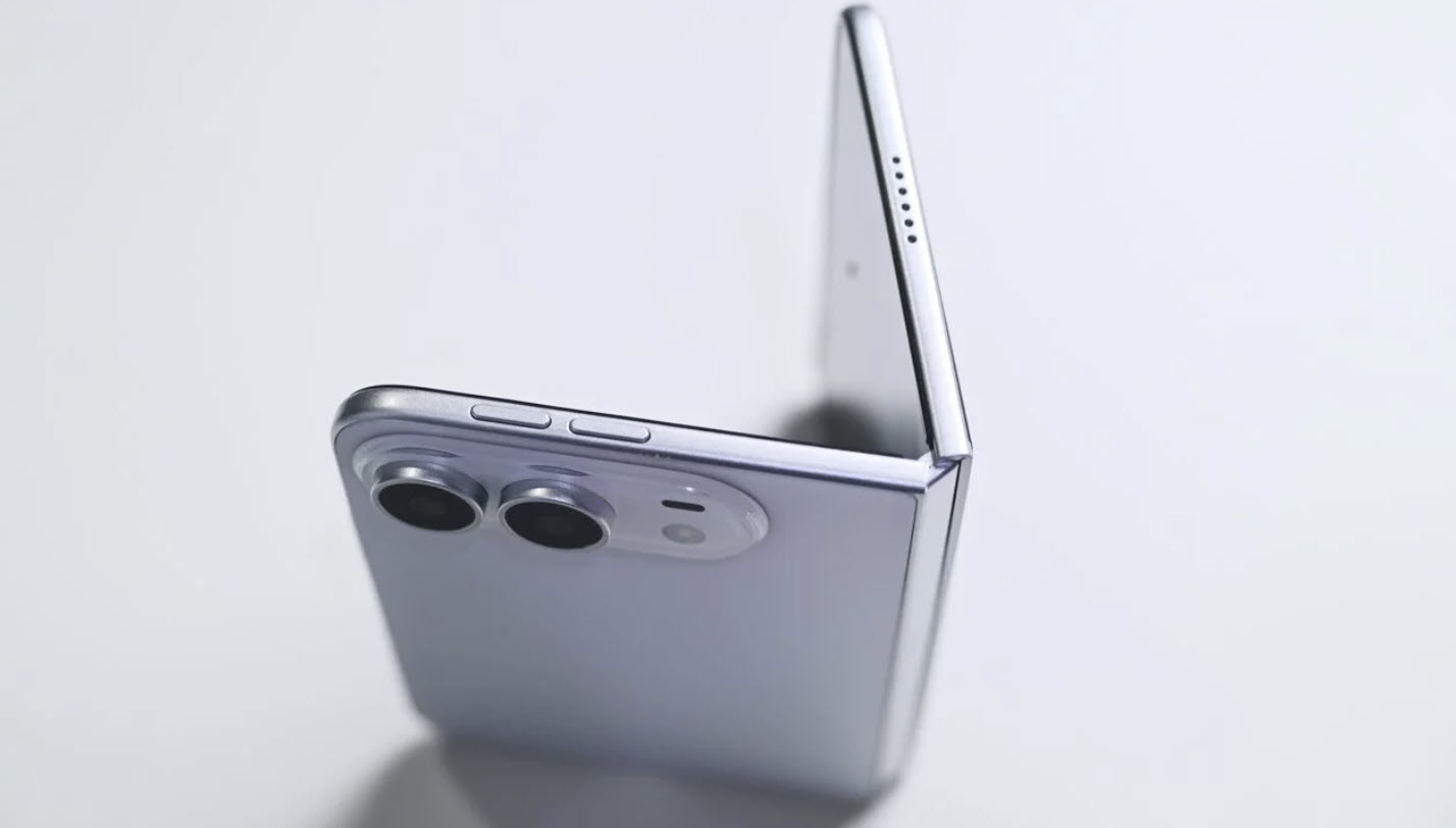 apple-iphone-duo-iphone-fold-cover-a96405-001 Illustration accompanying reports about Apple’s possible iPhone Duo foldable name