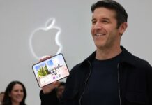Apple CEO John Ternus Positions iPhone as AI’s Central Device Apple CEO John Ternus Positions iPhone as AI’s Central Device
