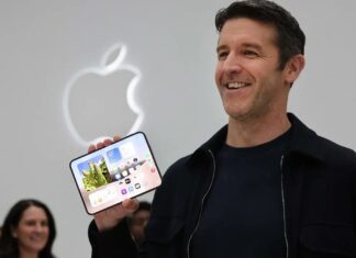 Apple CEO John Ternus Positions iPhone as AI’s Central Device Apple CEO John Ternus Positions iPhone as AI’s Central Device