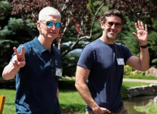 Tim Cook Gets $45 Million Apple Stock Award After CEO Transition Tim Cook Gets $45 Million Apple Stock Award After CEO Transition