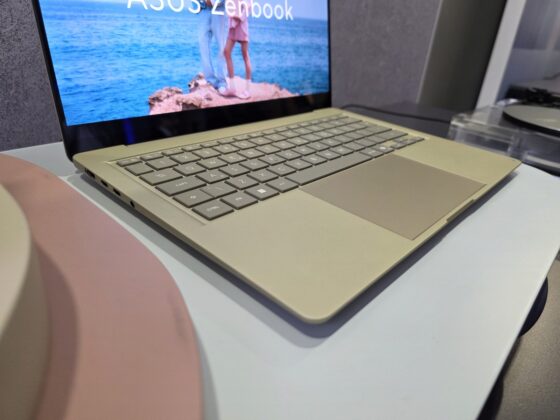ASUS Zenbook 14 UX3480 keyboard and large touchpad
