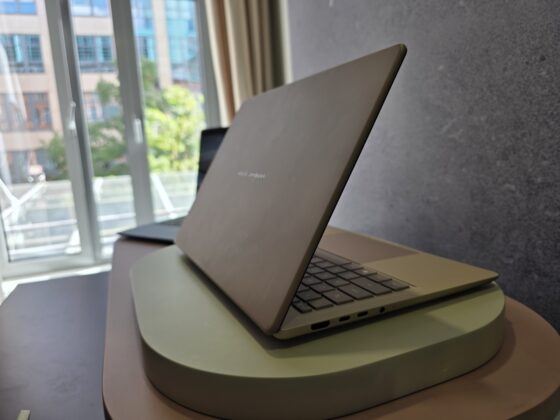 ASUS Zenbook 14 UX3480 Ceraluminum exterior finish