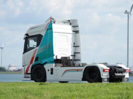 BYD ETT 44 electric heavy-duty tractor truck