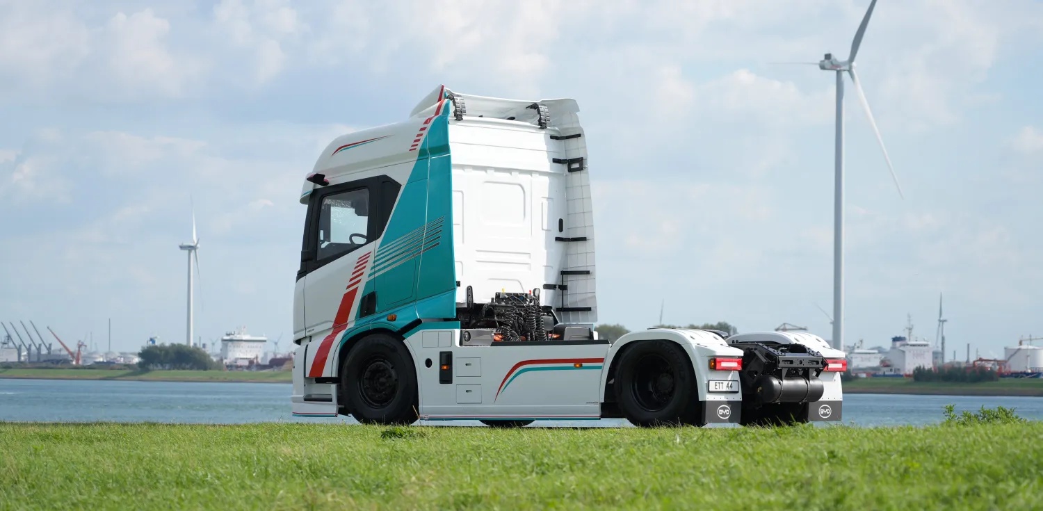byd-byd-ett-44-camioane-electrice-cover-a96707-001 BYD ETT 44 electric heavy-duty tractor truck