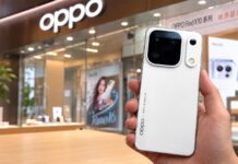 OPPO Find X10 series phones displayed in a Chinese retail store ahead of launch
