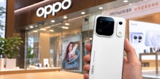 OPPO Find X10 series phones displayed in a Chinese retail store ahead of launch