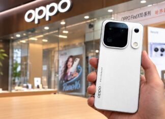 OPPO Find X10 Phones Appear in Chinese Stores Ahead of September 22 Launch OPPO Find X10 series phones displayed in a Chinese retail store ahead of launch