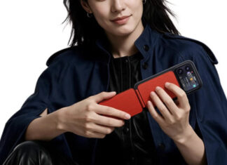 Xiaomi Pocket Guitar magnetic accessory attached to a Xiaomi smartphone