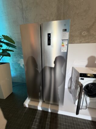 Xiaomi Mijia connected-home product display