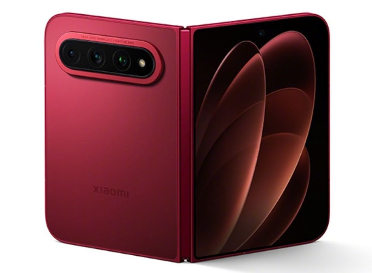 Official image of the Xiaomi 18 Fold foldable phone