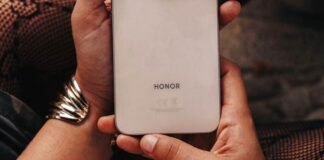 Honor smartphone promotional image