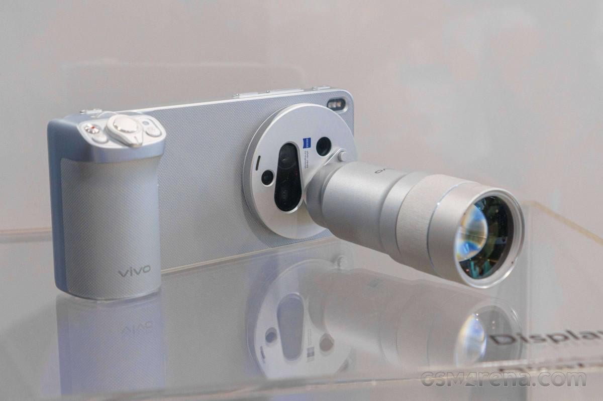 Rumored HONOR Magic9 Pro Max camera accessory with 500mm-equivalent zoom capability