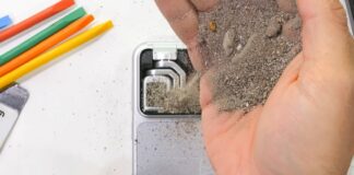HONOR Robot Phone Survives Bend Test, but Dust Stops Its Gimbal Camera