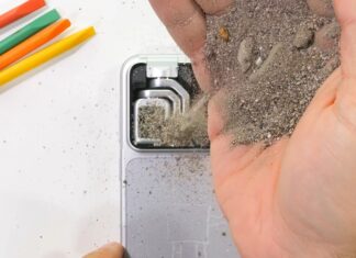 HONOR Robot Phone Survives Bend Test, but Dust Stops Its Gimbal Camera HONOR Robot Phone Survives Bend Test, but Dust Stops Its Gimbal Camera