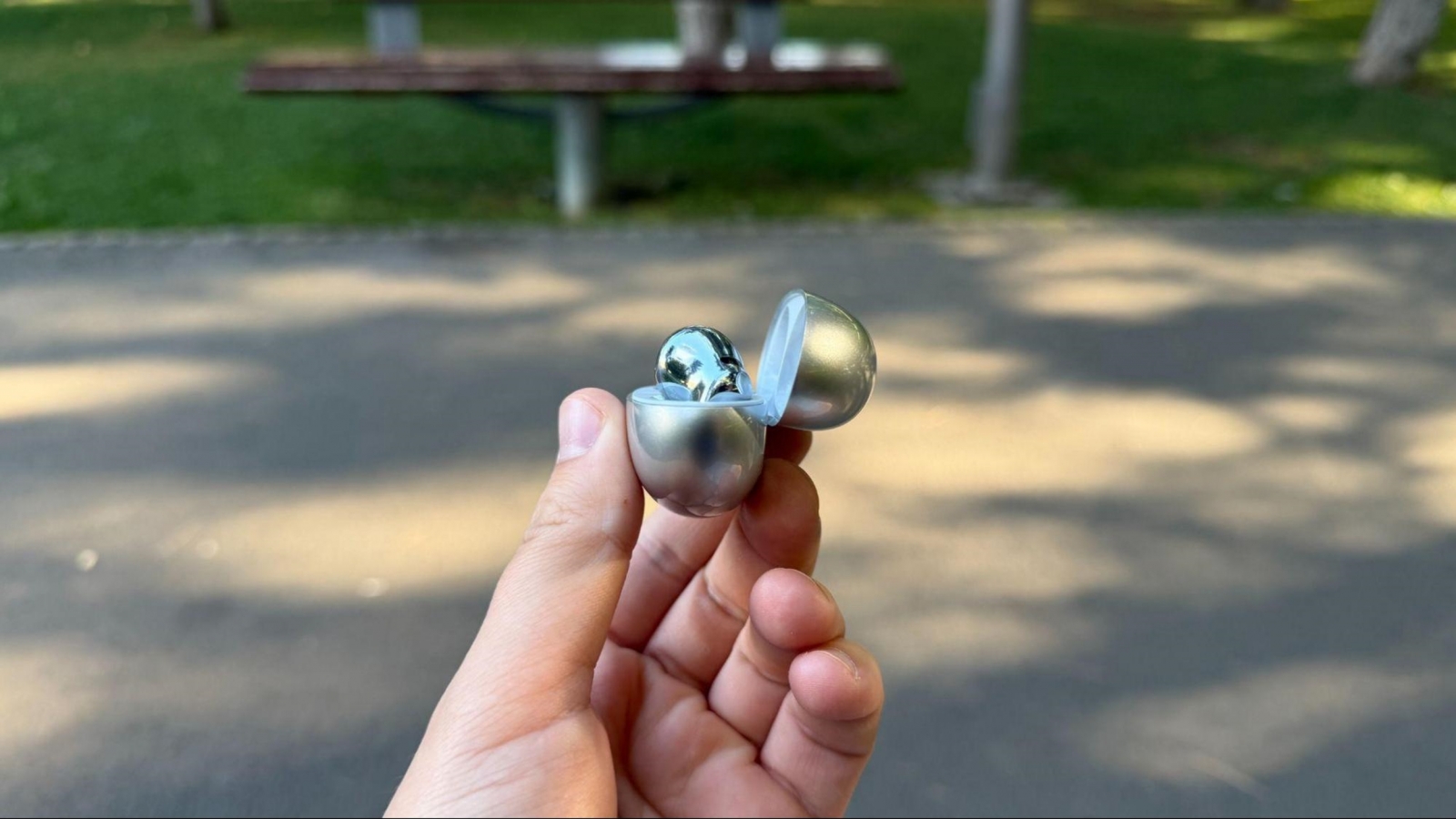 Huawei FreeBuds Neo short-stem earbud design